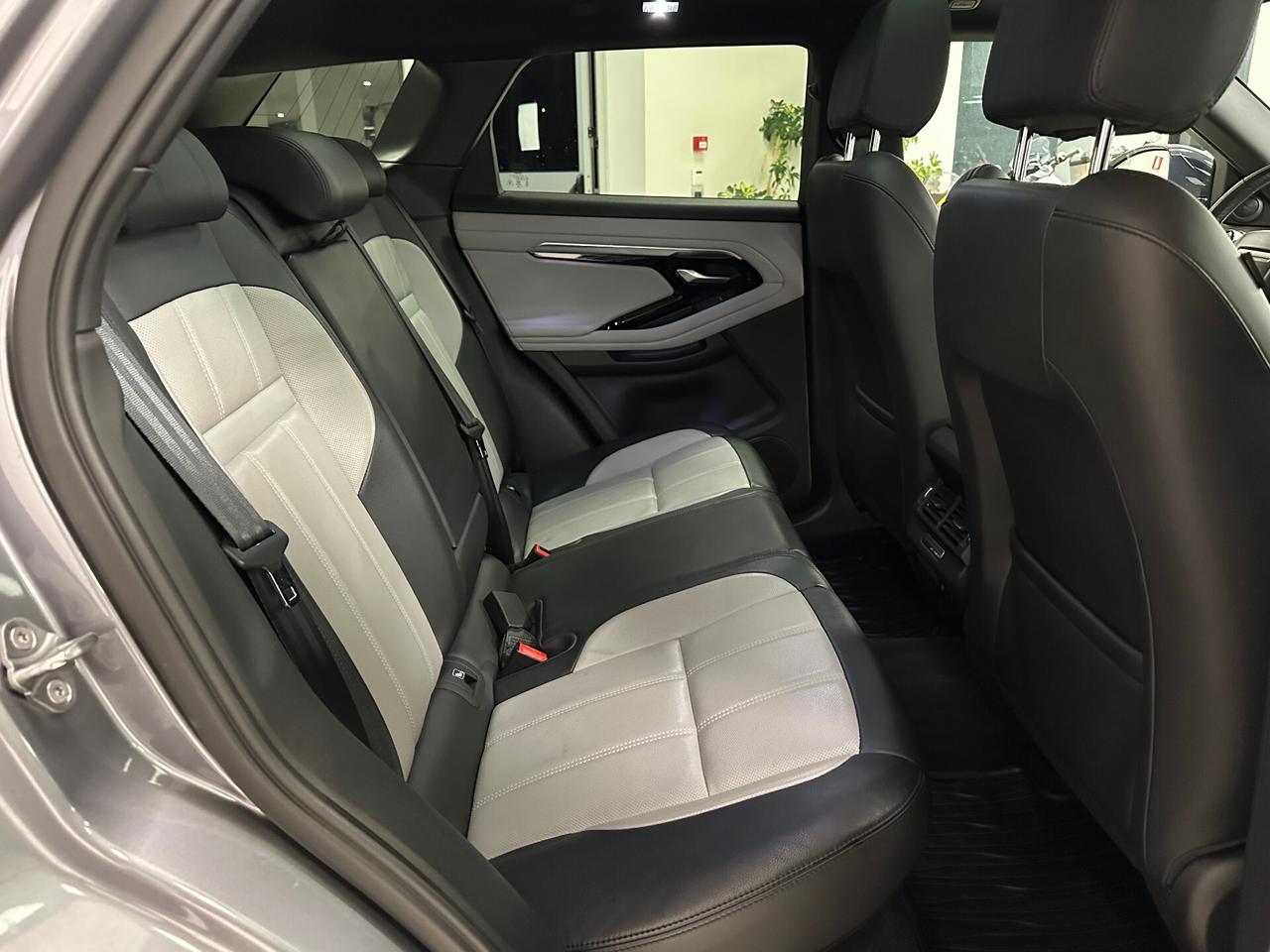 Land Rover Range Rover Evoque 2.0D I4-L.Flw 150 CV AWD Auto R-Dynamic S