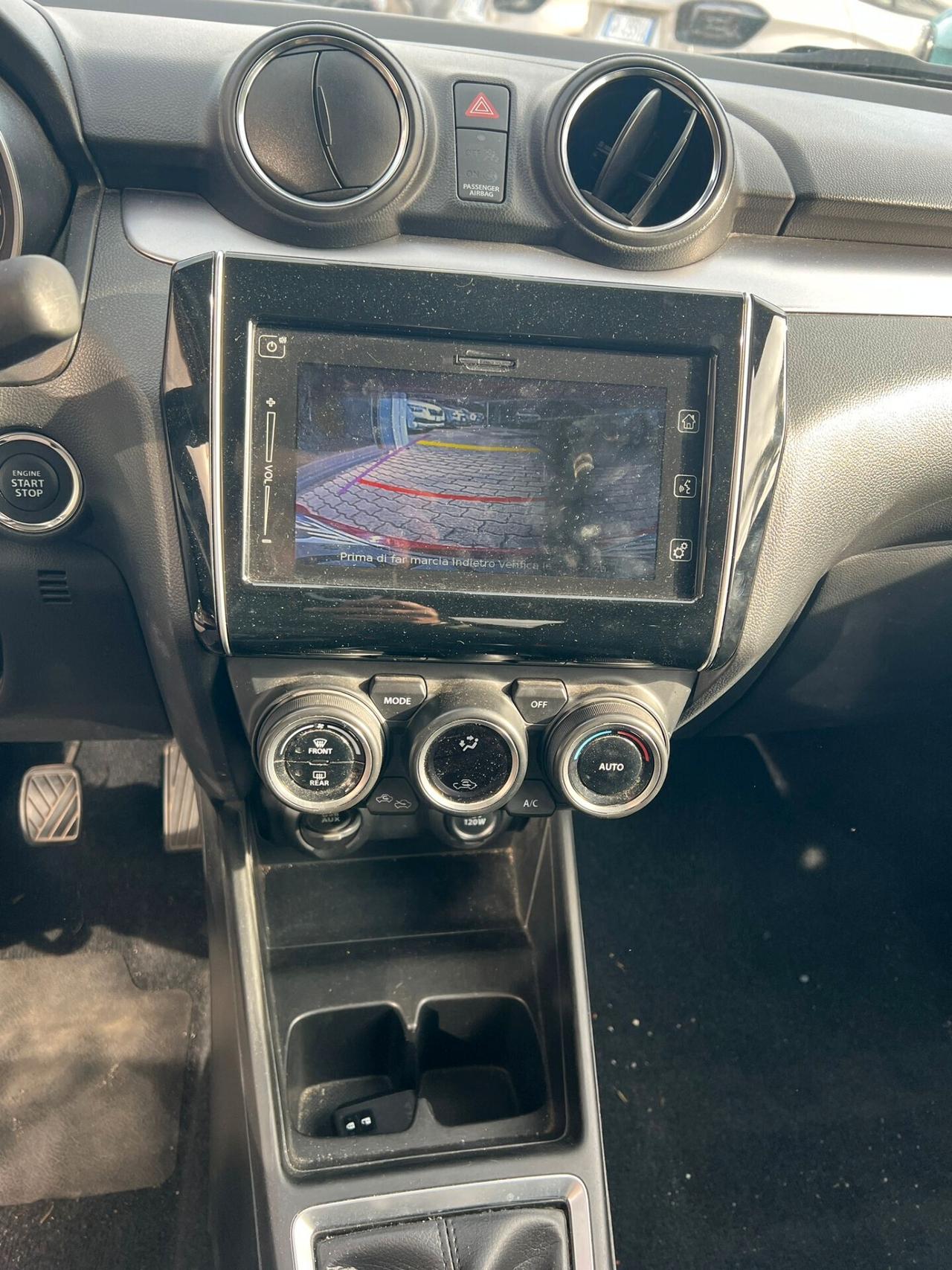 Suzuki Swift 1.2 Hybrid Top, iva esposta.