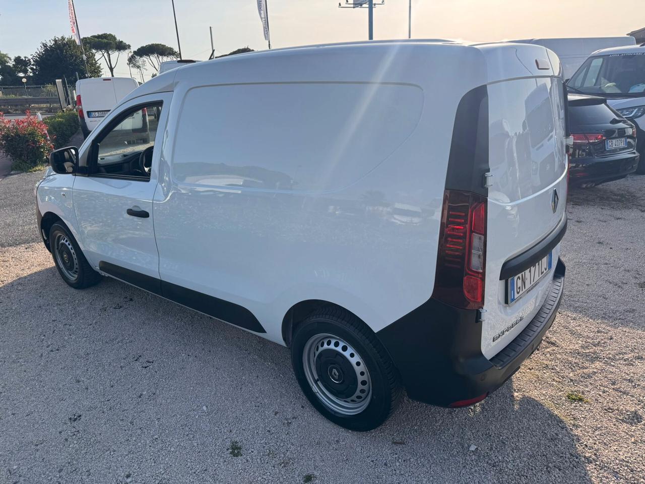 RENAULT EXPRESS 1.5DCI 95CV E6D-I 2023
