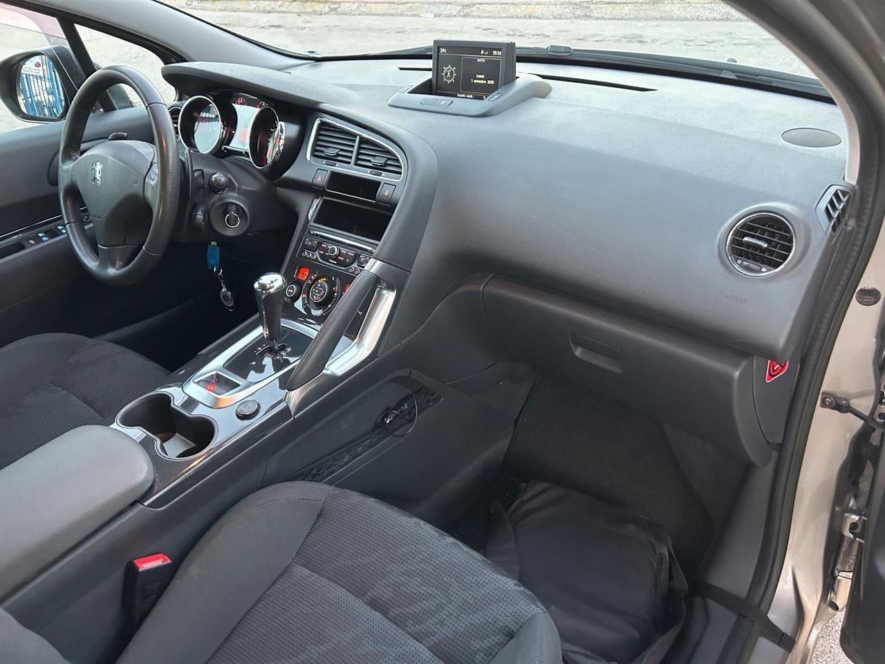 Peugeot 3008 1.6 HDi 115CV 2013 automatica