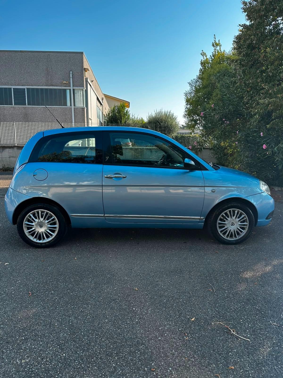 Lancia Ypsilon 1.2 SOLAMENTE 60.000 KM