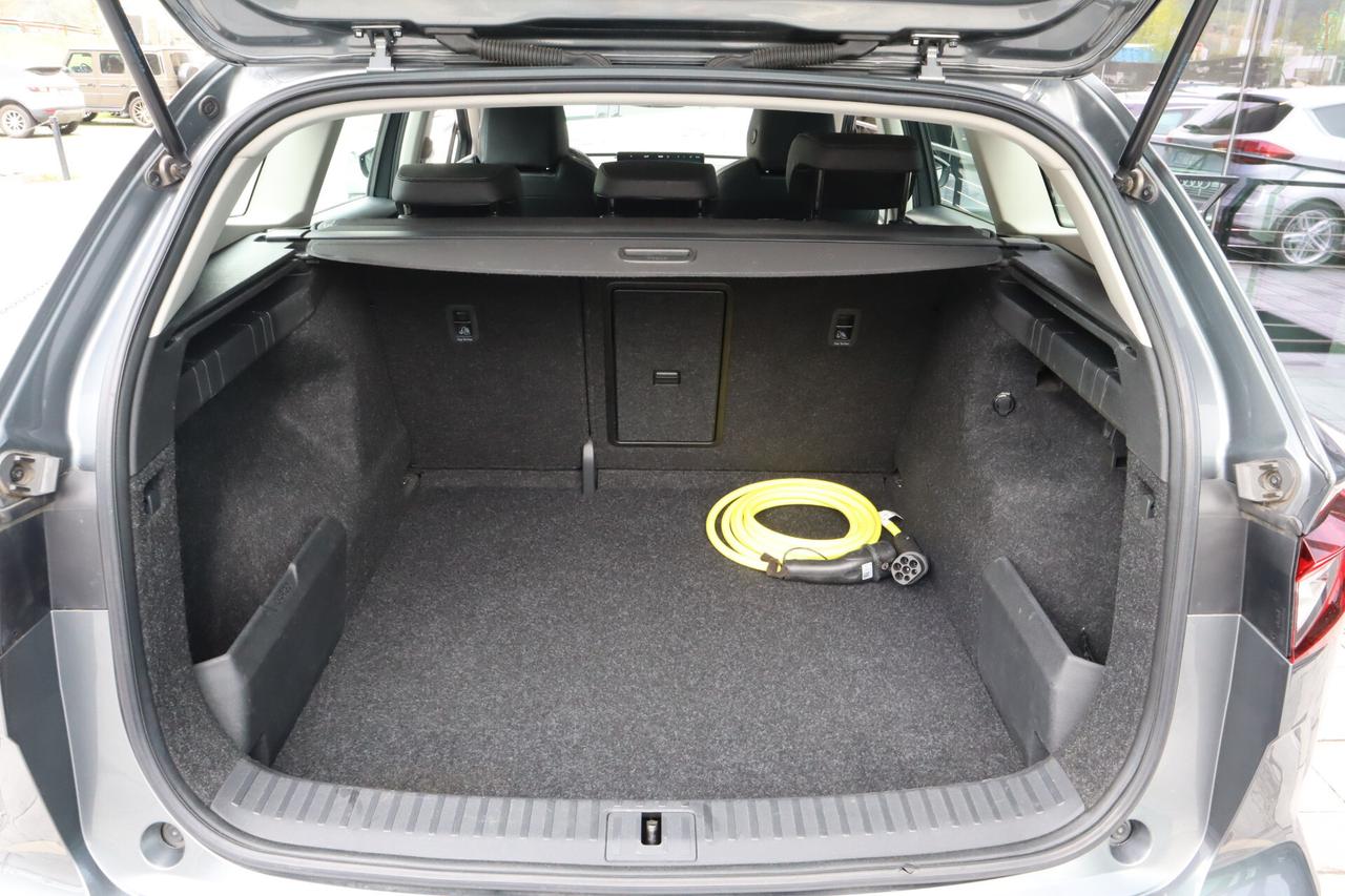 Skoda Enyaq iV iV60 180CV CAMERA DIGITAL NAVI LED 19"