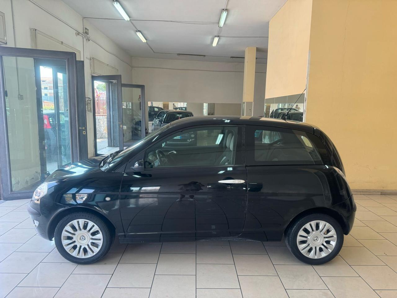 Lancia Ypsilon 1.2 Momo Design Full Opt