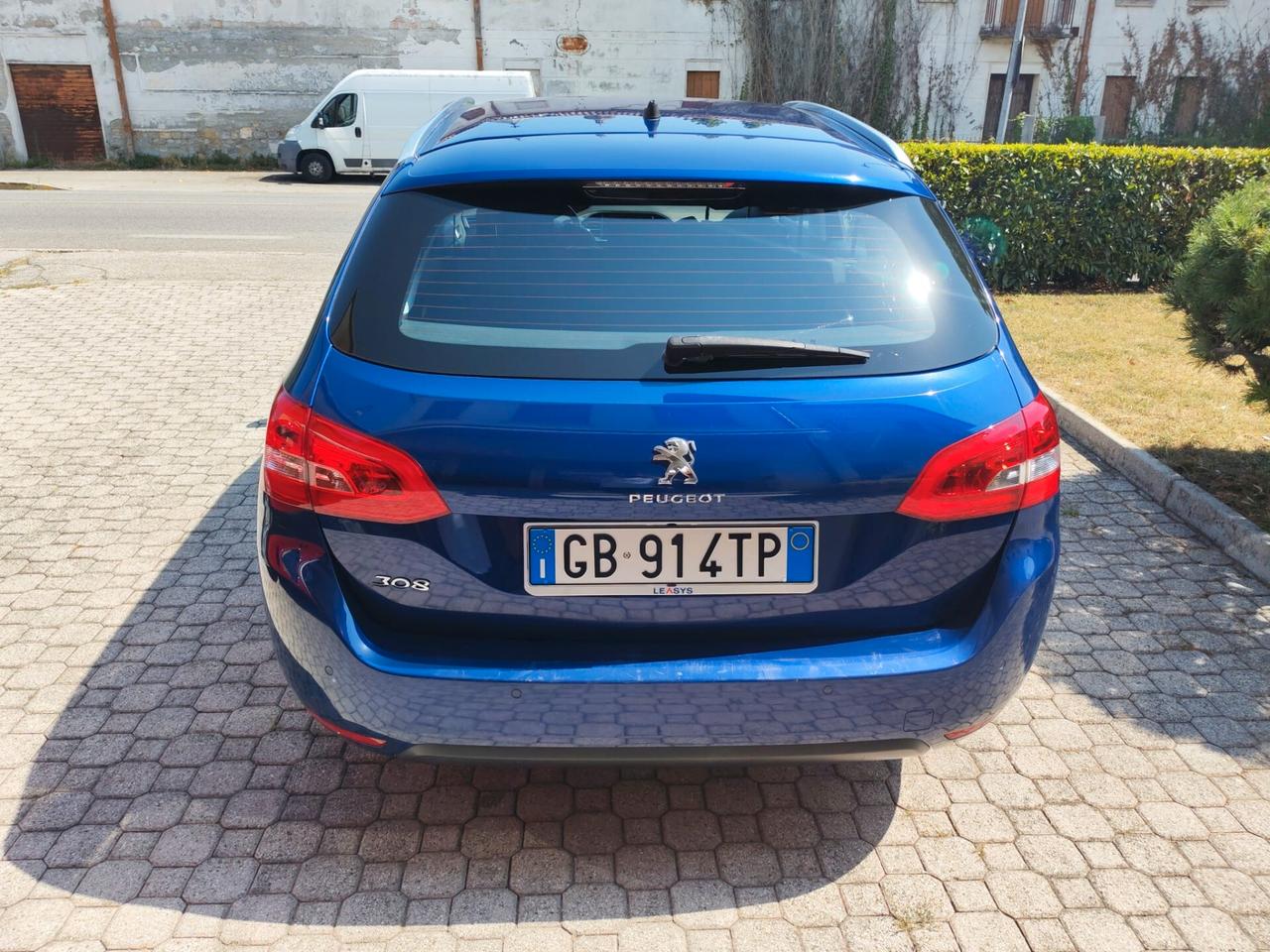 Peugeot 308 BlueHDi 130 S&S SW Allure