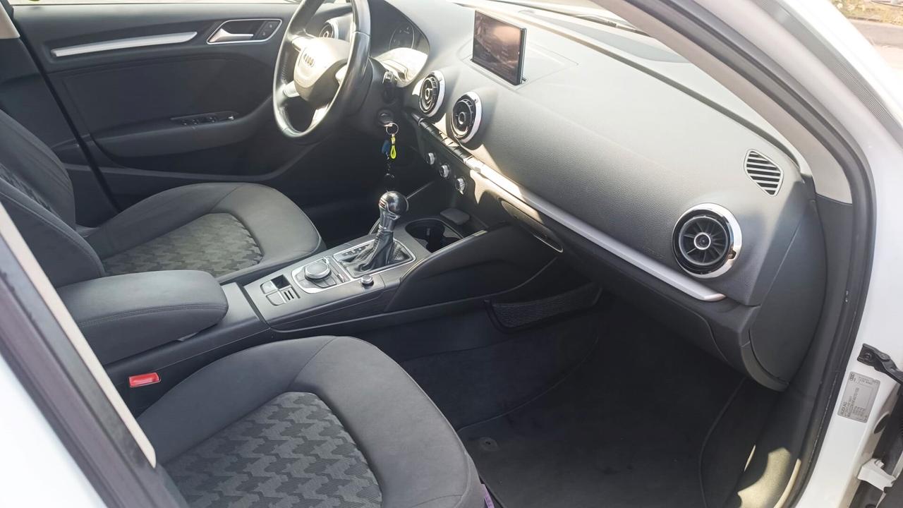 Audi A3 1.6 TDI clean diesel S tronic Ambition