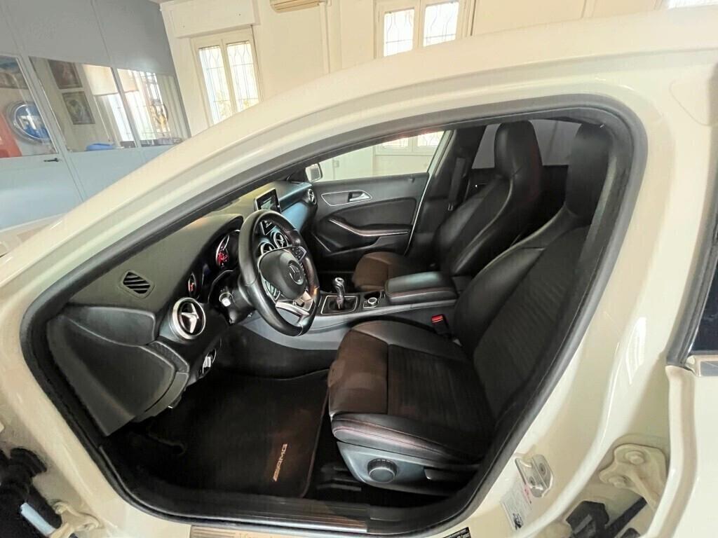MERCEDES-A 180d Premium my16 - Per Neopatentati