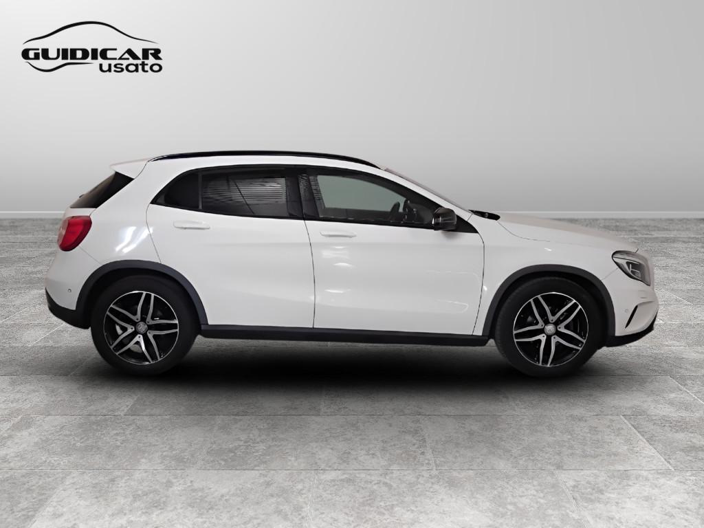 Mercedes-Benz GLA-X156 2014 - GLA 220 d (cdi) Sport 4matic 170cv auto