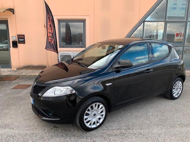 Lancia Ypsilon 1.2 69 CV 5 porte GPL Ecochic Gold