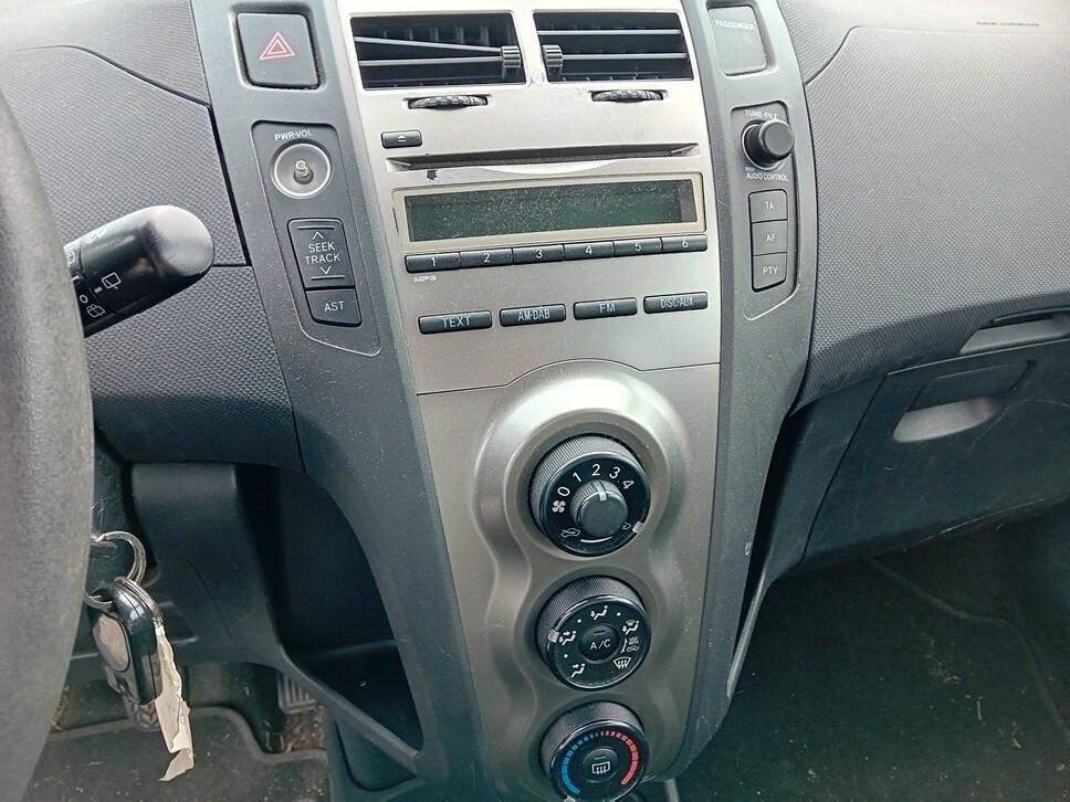 Toyota Yaris 1.0 3 porte Sol