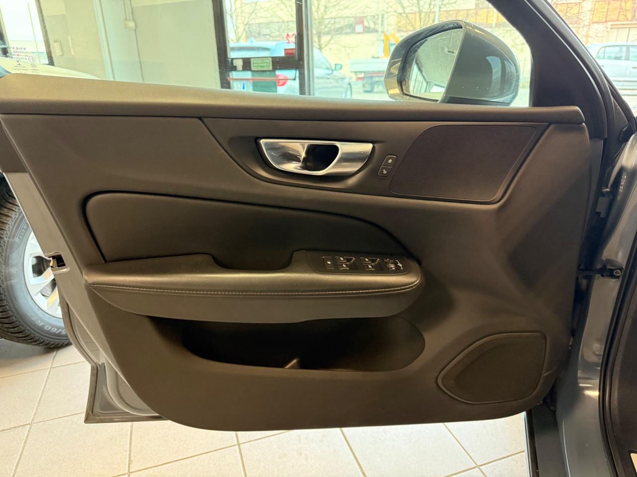 Volvo V60 B4 (d) Geartronic Momentum Business Pro