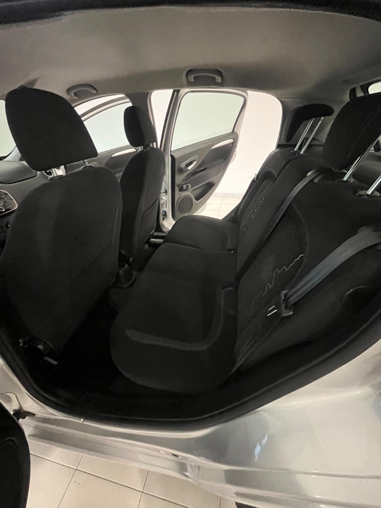 Fiat Punto 1.3 MJT II 75 CV 5 porte Street