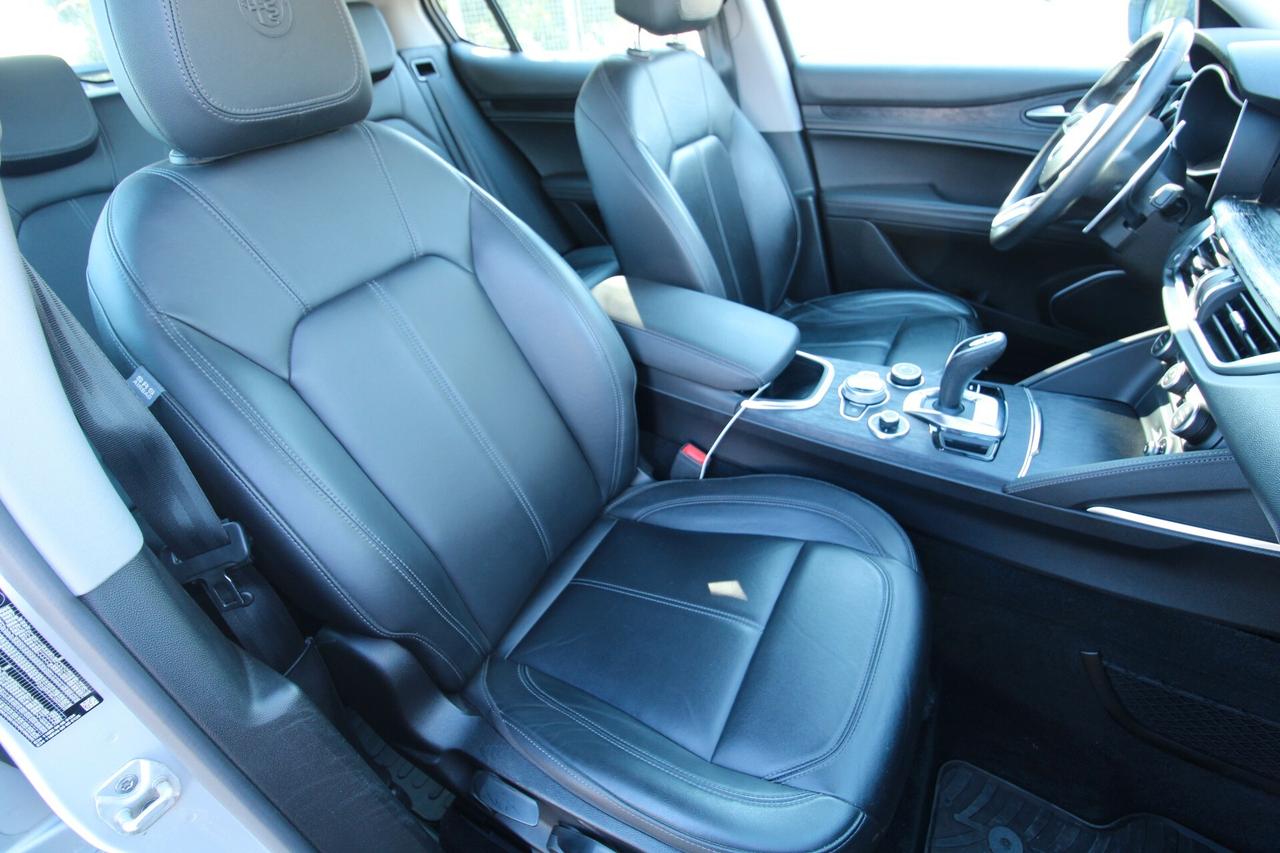 Alfa Romeo Stelvio 2.2 Turbodiesel 190 CV AT8 RWD Executive