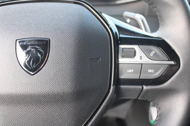 Peugeot 2008 1.2 Allure s&s 130cv eat8 con Navigatore e Carplay