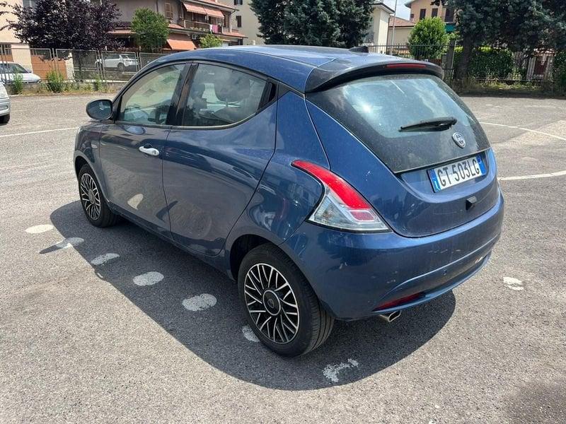Lancia Ypsilon Ypsilon 1.0 FireFly 5 porte S&S Hybrid Platino