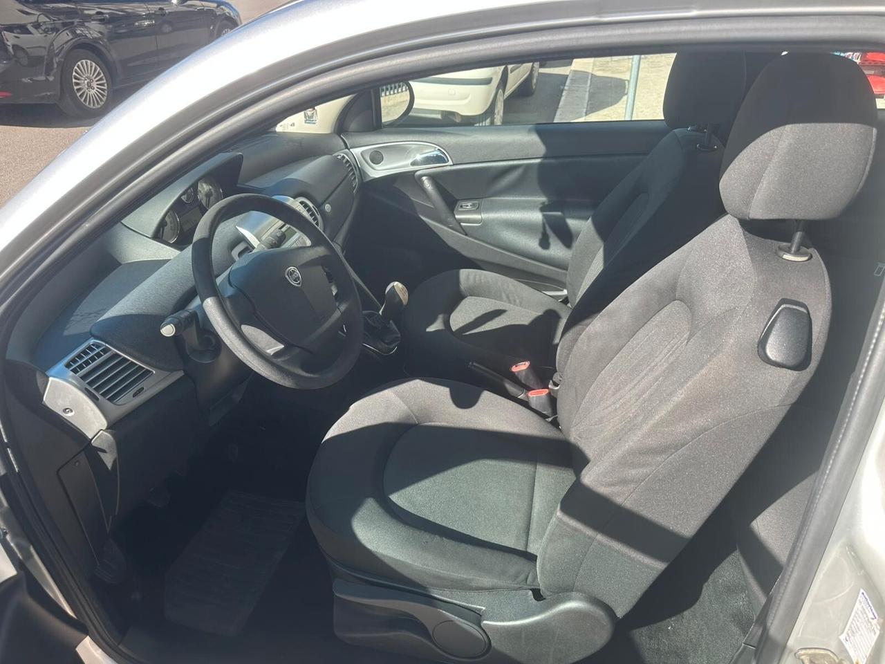 Lancia Ypsilon 1.3 MJT 75 CV Elle