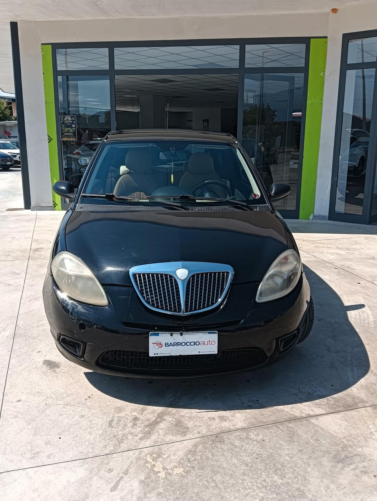 Lancia Ypsilon 1.3 MJT 75 CV Platino