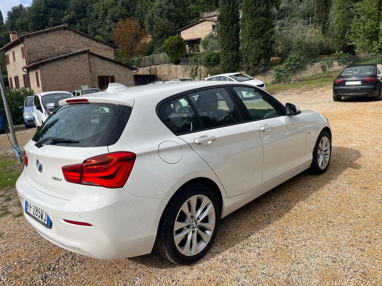 Bmw 118 118d 5p. Urban