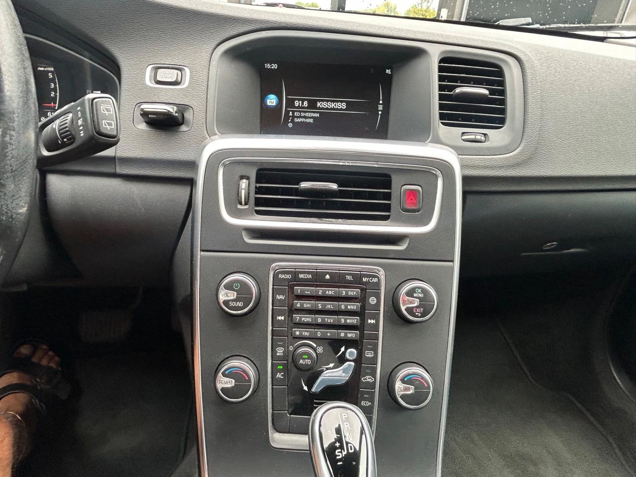 Volvo V60 D2 Geartronic Summum