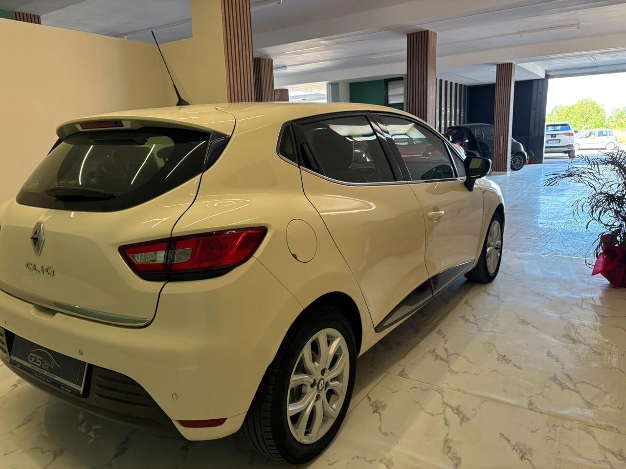 Renault Clio dCi 8V 90 CV EDC 5 porte Duel