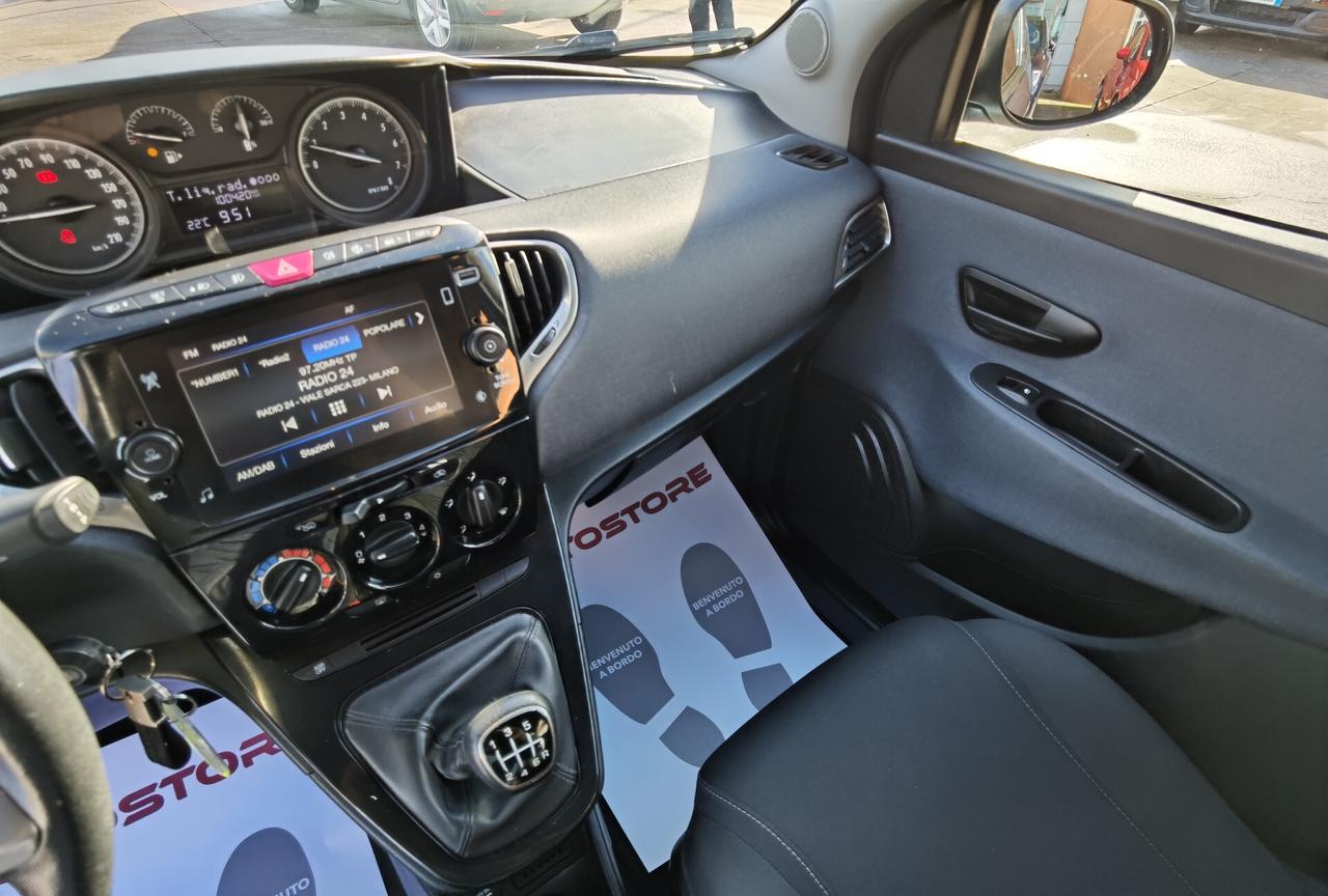 Lancia Ypsilon 1.0 FireFly 5P Hy Ecochic Gold