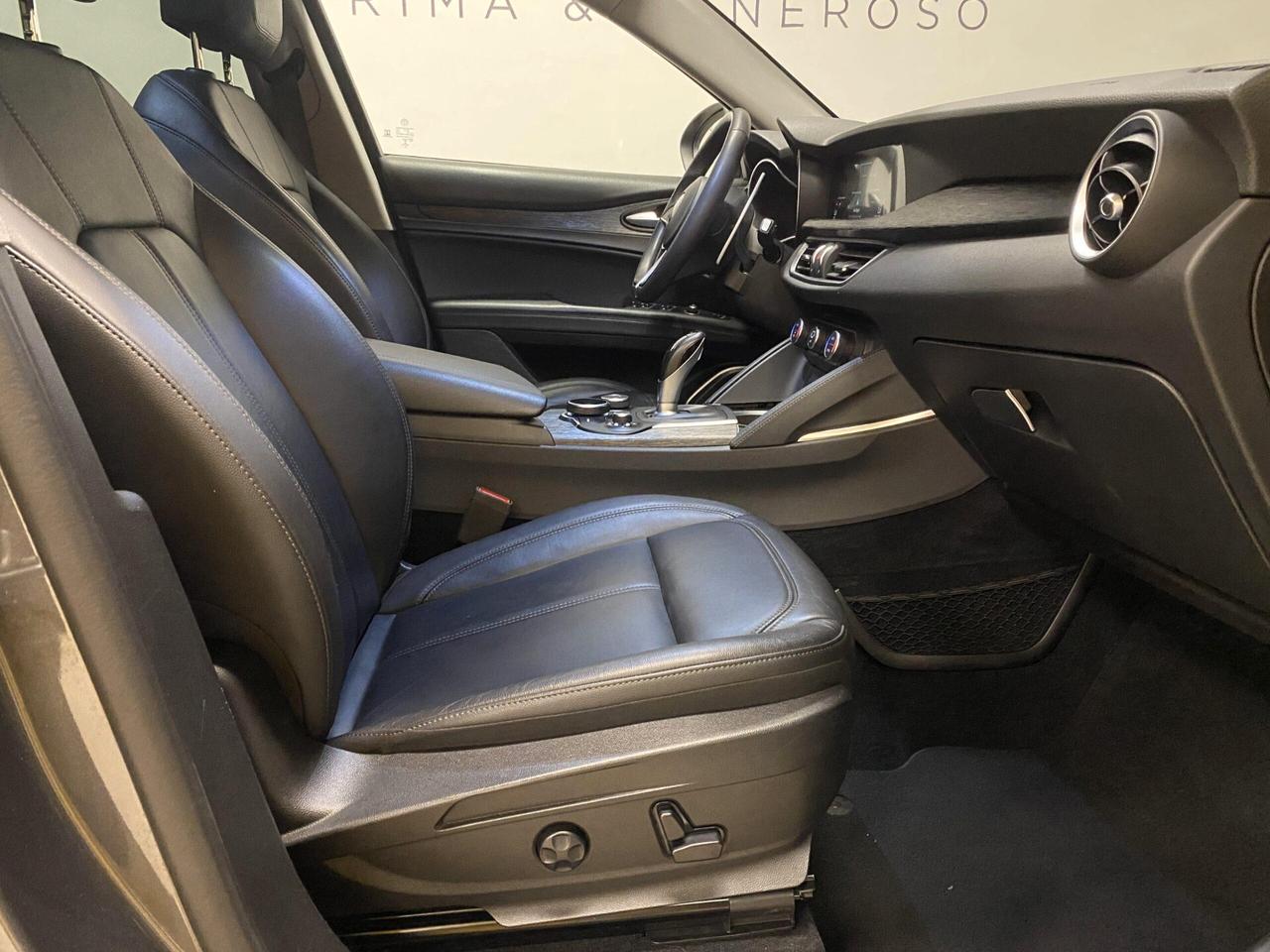 Alfa Romeo Stelvio 2.2 Turbodiesel 160 CV AT8 RWD Sport-Tech