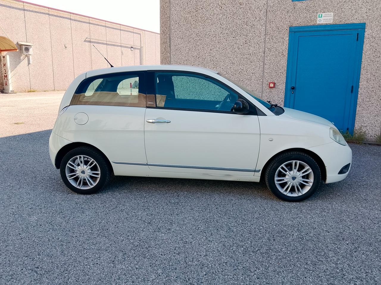 Lancia Ypsilon 1.2 69 CV Unyca - POCHI KM