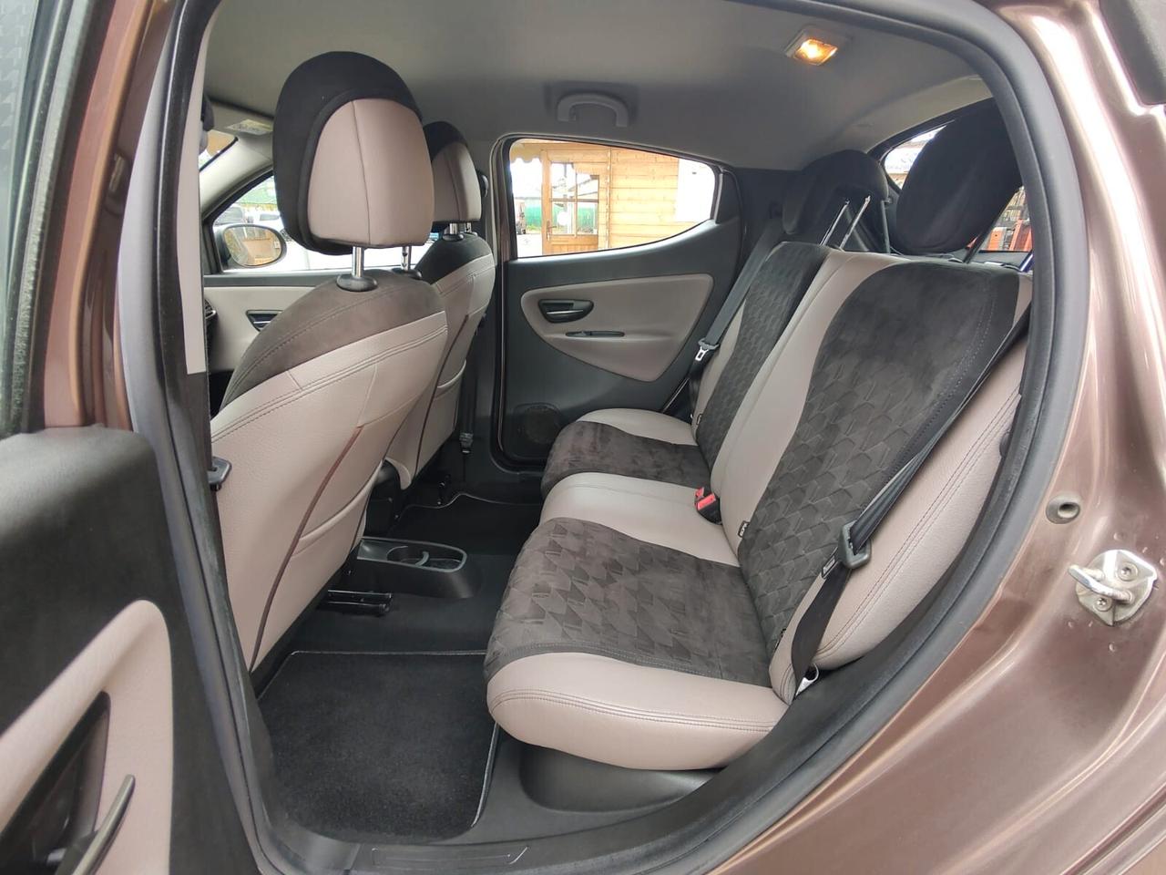 Lancia Ypsilon ELLE 5 PORTE, 1.2 8V 69CV, EURO 6B, OK NEOPATENTATI, GARANZIA L.12 MESI