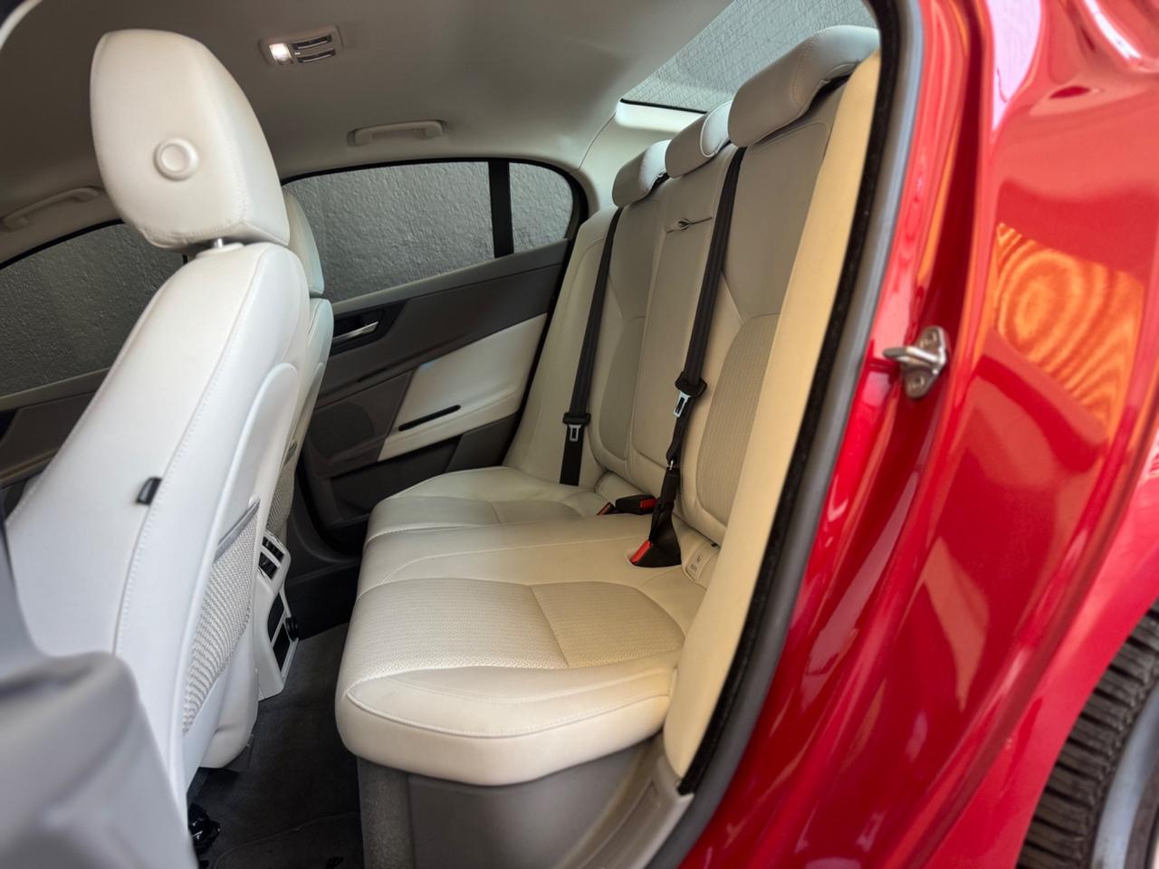 Jaguar XE 2.0 D Turbo 180 CV AWD aut. Portfolio