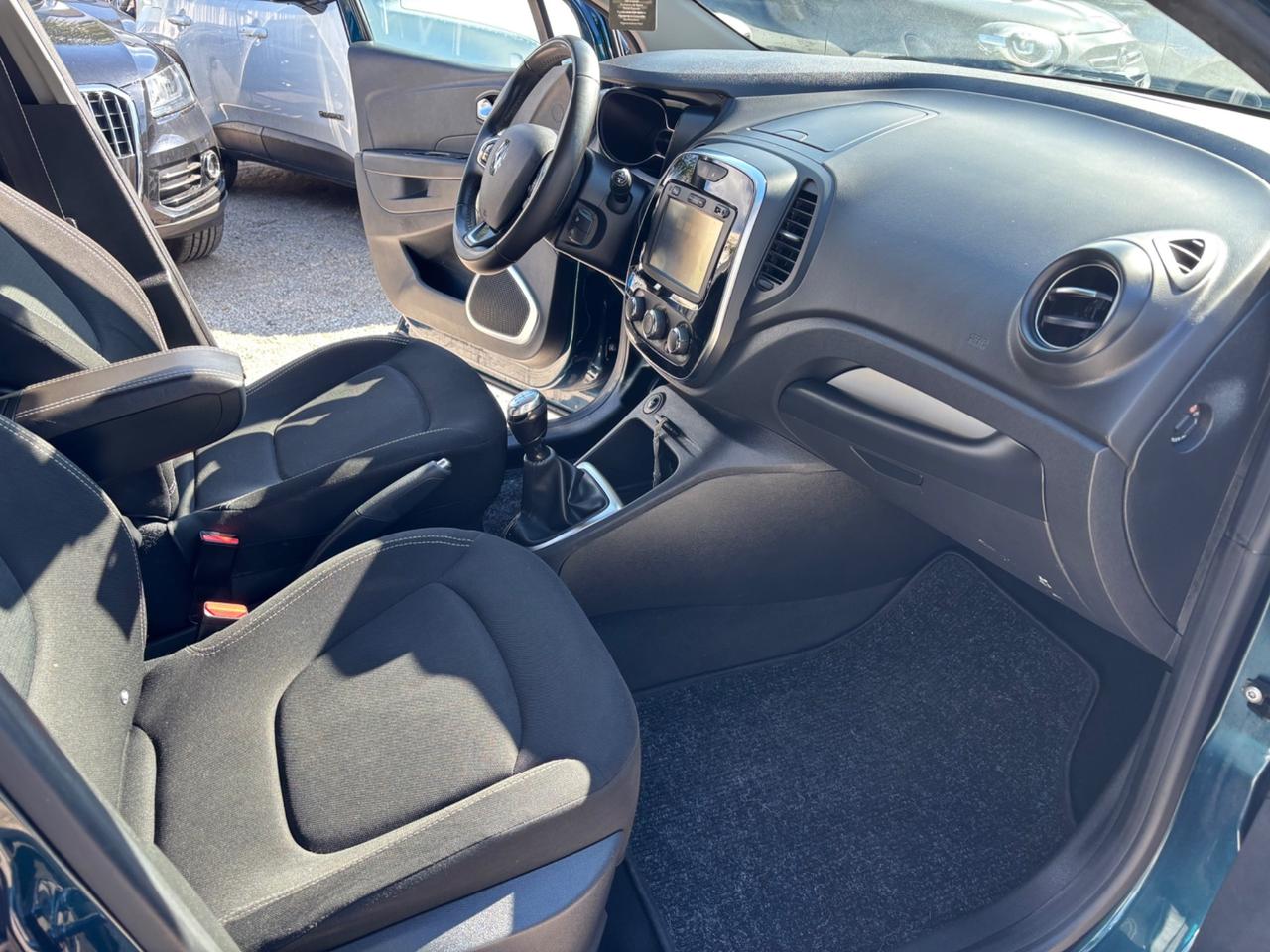 RENAULT CAPTUR TCE 90CV 80.000KM FULL OPT