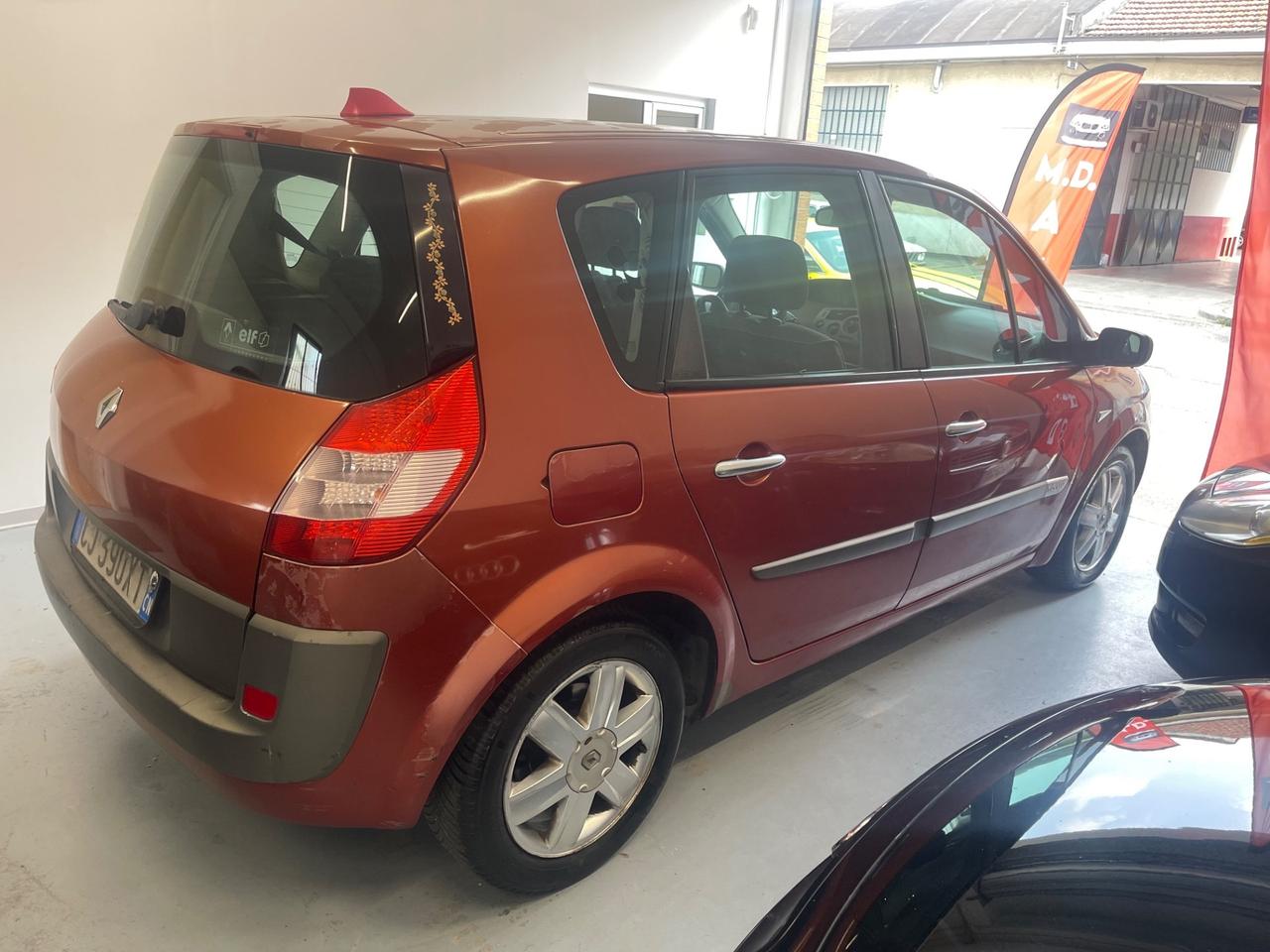 Renault Scenic Scénic 1.6 benzina 90.000 km