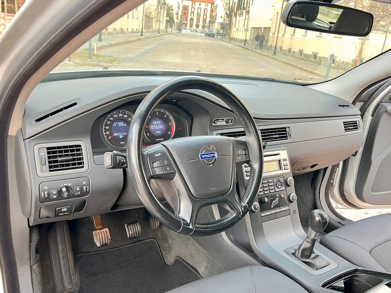 Volvo V70 2.0 D 136cv 6M Kinetic