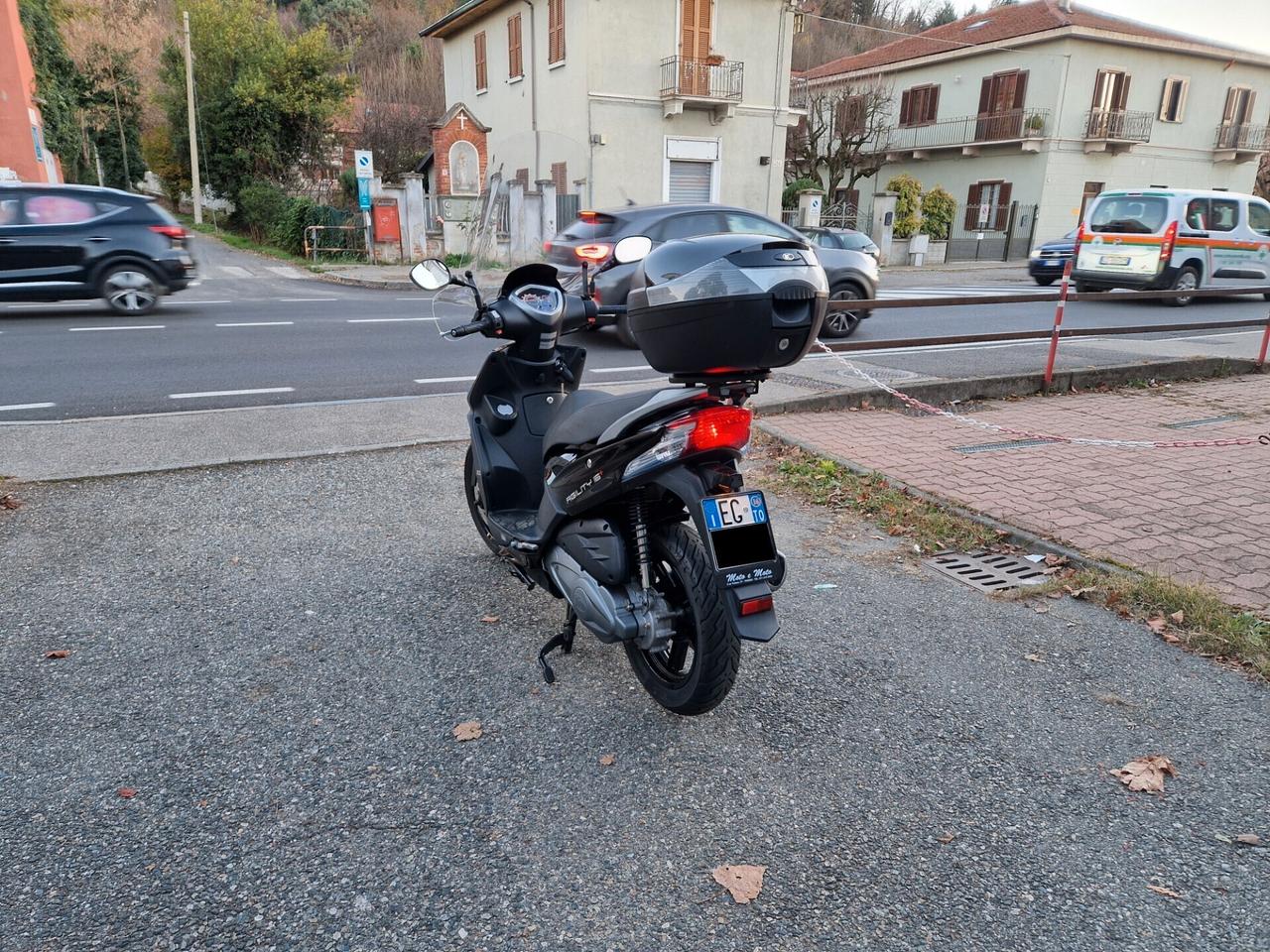 Kymco Agility 200i "SOLO 6.500 km" Parabrezza, Bauletto
