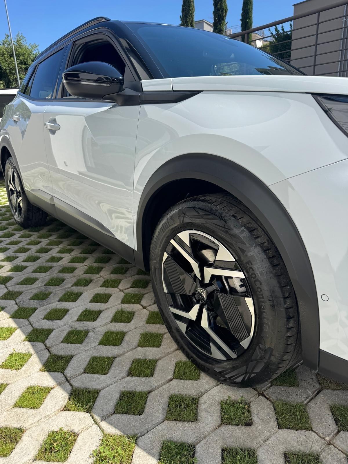 Peugeot 2008 BlueHDi 130 S&S EAT8 Allure