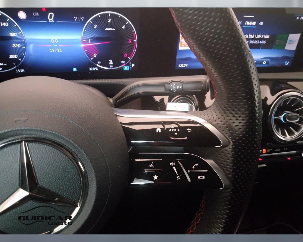 Mercedes-Benz CLA Coupe - C118 2023 - CLA Coupe 200 d AMG Line Advanced Plus auto