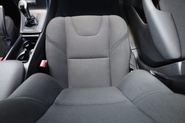 VOLVO V40 D2 2.0d UniPropietario Tagliandata per NEOPATENTAT