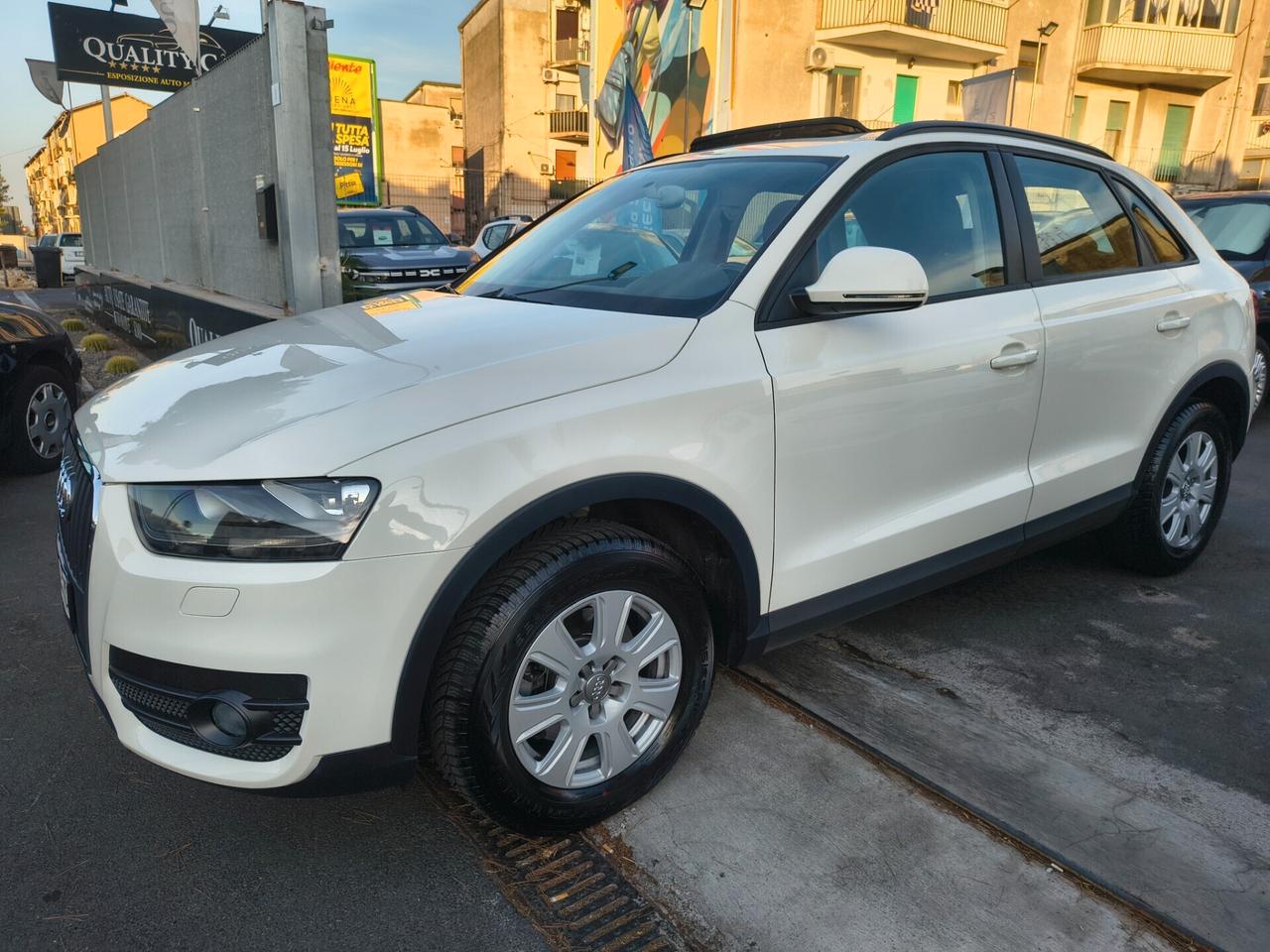 AUDI Q3 2.0 DIESEL TETTO PANORAMICO UNICOPROPRIETA