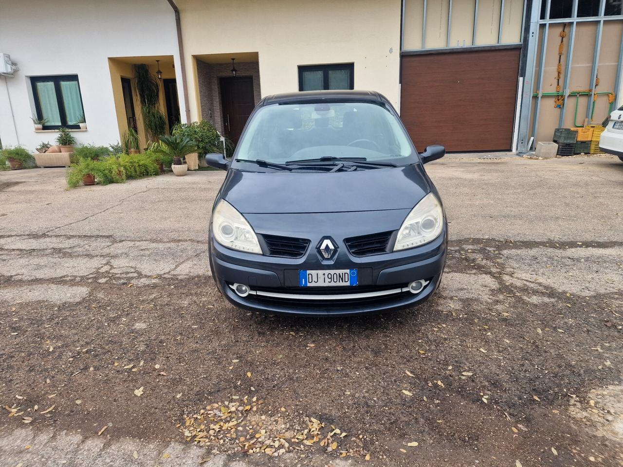 Renault Scenic Grand Scénic 1.9 dCi/130CV PlayStation Portable
