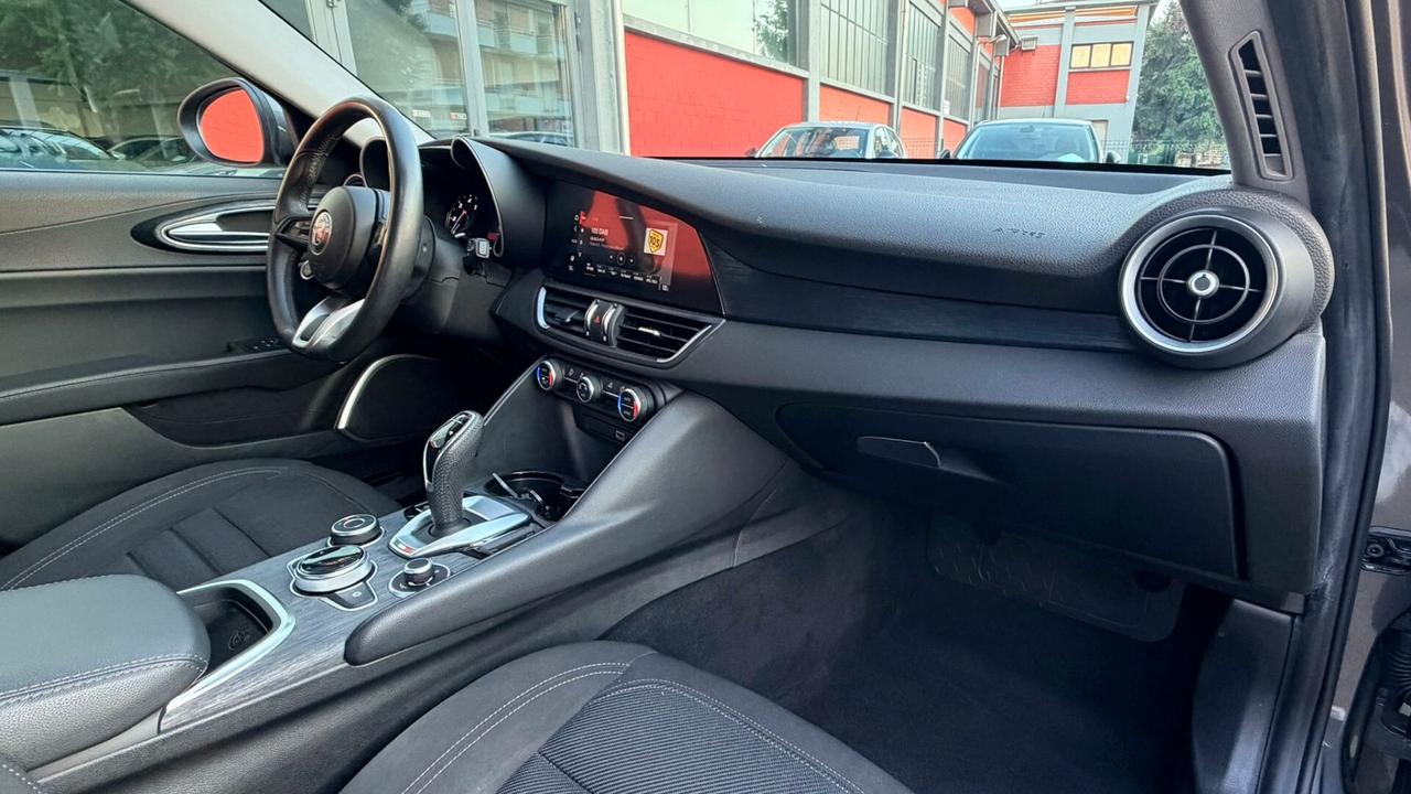 Alfa Romeo Giulia 2.2 Turbodiesel 160 CV AT8