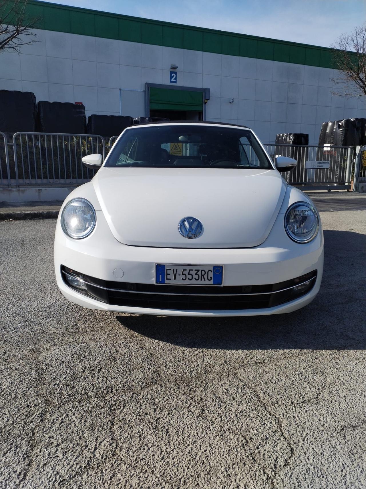 Volkswagen Maggiolino Cabrio 1.6 TDI Design pari al nuovo
