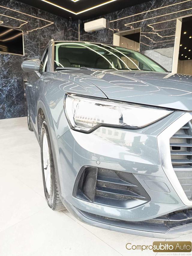 AUDI Q3 35 TDI quattro Business