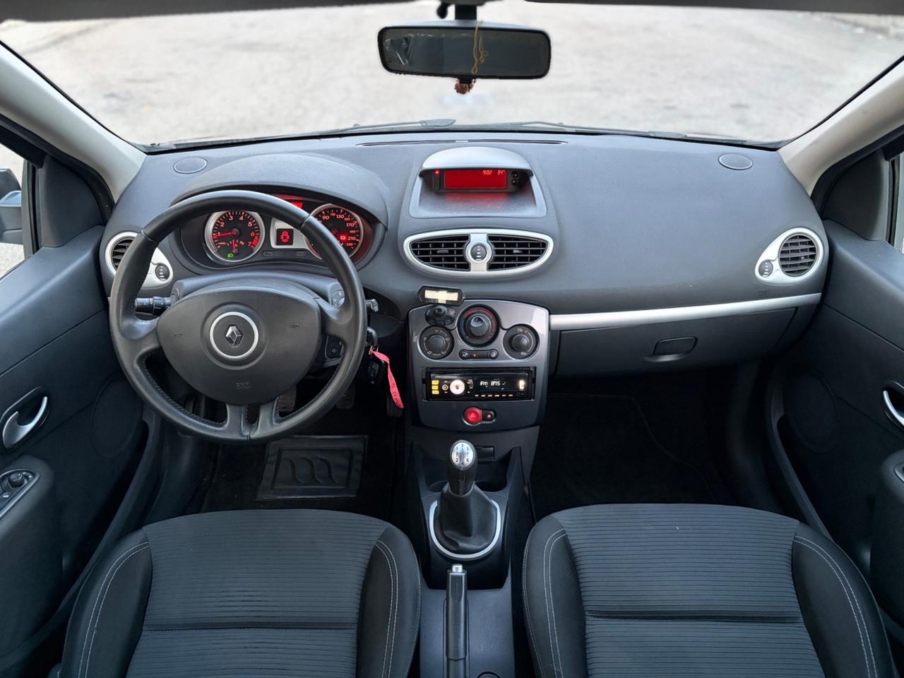 Renault Clio 1.2GPL SCD 2034 km 195000 euro5