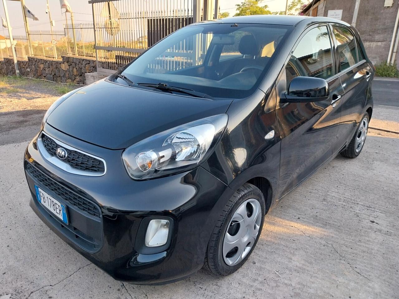 KIA PICANTO 1.0 BENZINA UNICOPROPRIETARIO 2016