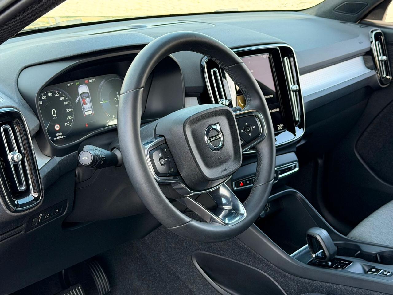 Volvo XC40 Recharge Plug-in Hybrid autocarro N1