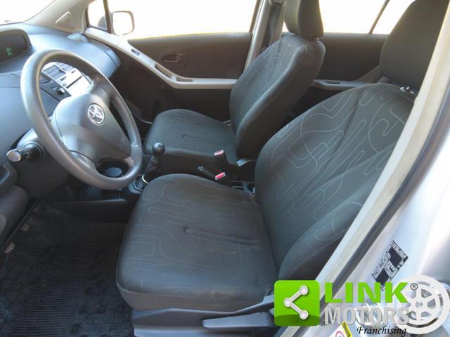TOYOTA Yaris 1.0 5 porte