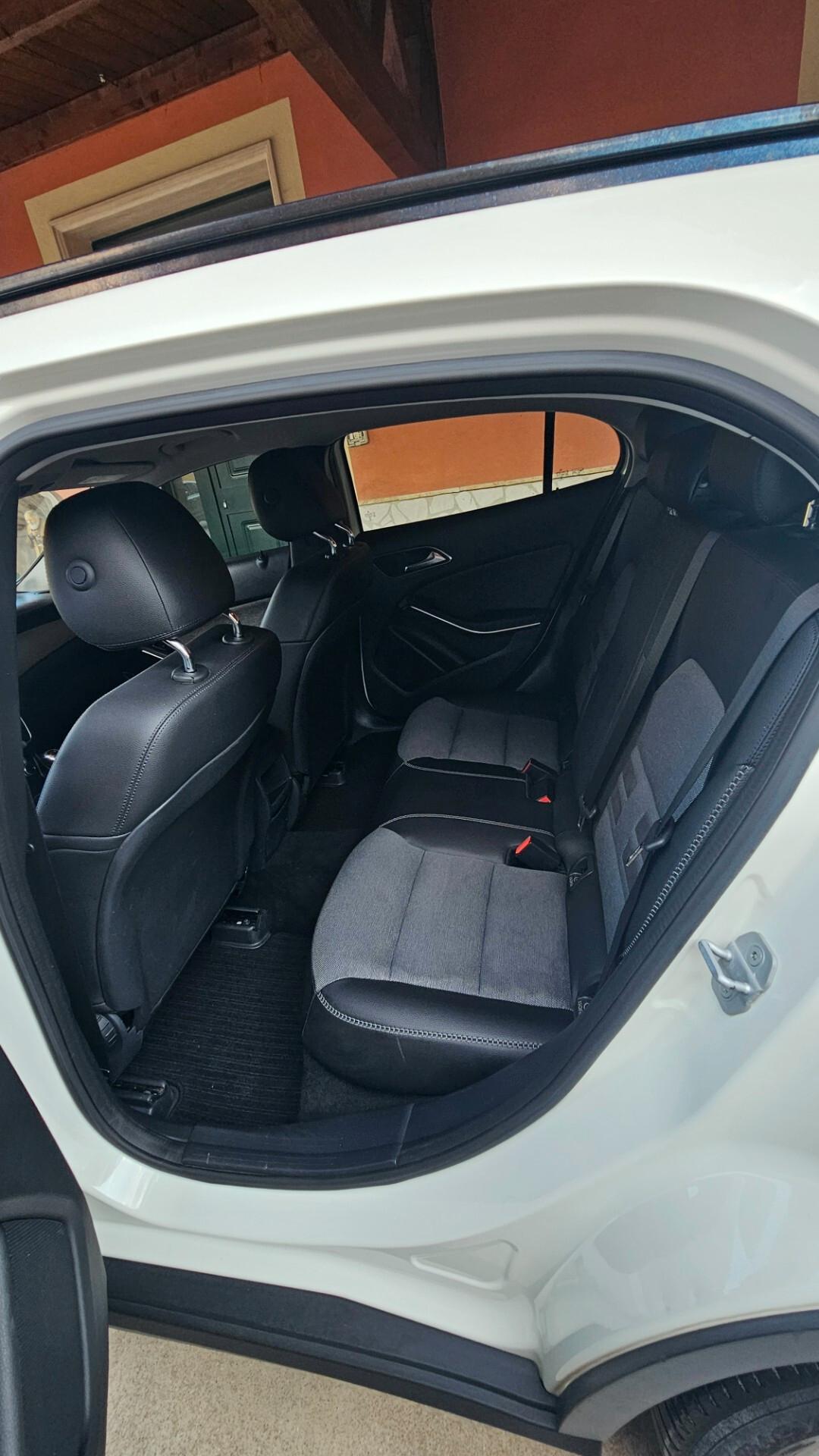 Mercedes-benz GLA 200 d Premium