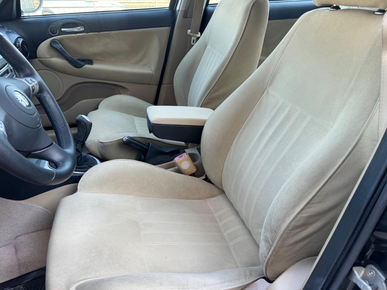 Alfa Romeo 147 1.6 16V TS 5P. Distinctive 45.000km