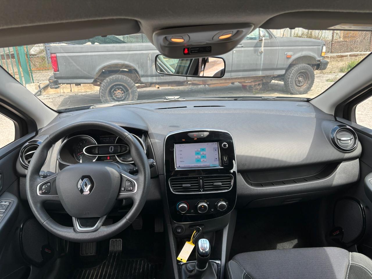 Renault Clio TCe 12V 75 CV 5 porte Duel OK NEOPATENTATI