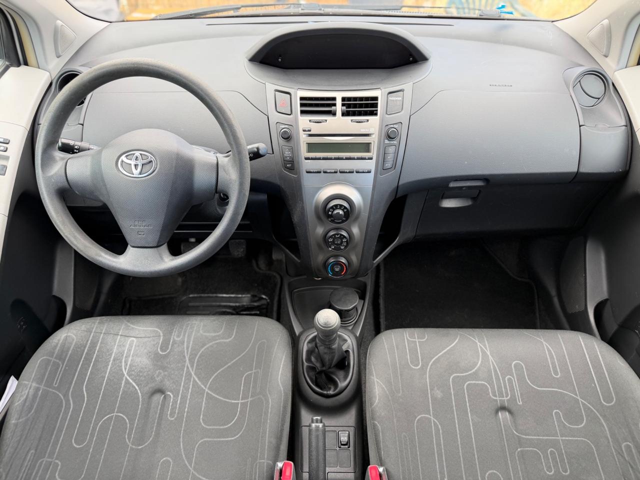 Toyota Yaris 1.0 5 porte