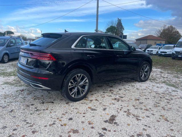 AUDI Q8 45 TDI quattro tiptronic Sport