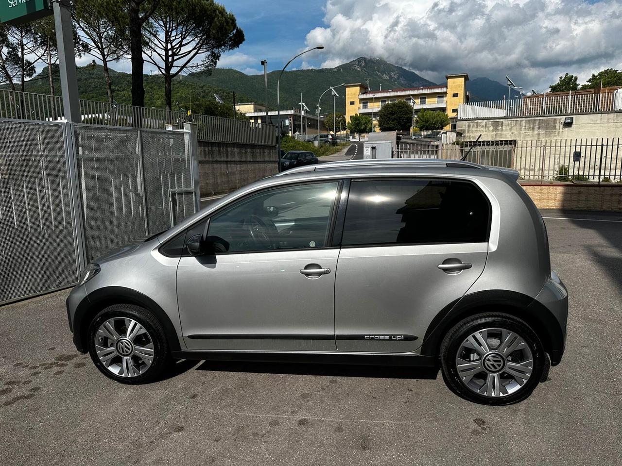 Volkswagen up! 1.0 75 CV 5p. cross up!